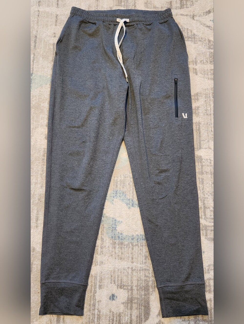 Mens Vuori Sunday Performance Joggers. Size M.  Gray. Like New